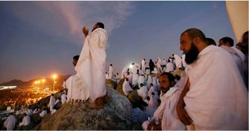 بالفيديو - شاهد كيف اثار هذا الحاج دهشة الحجاج