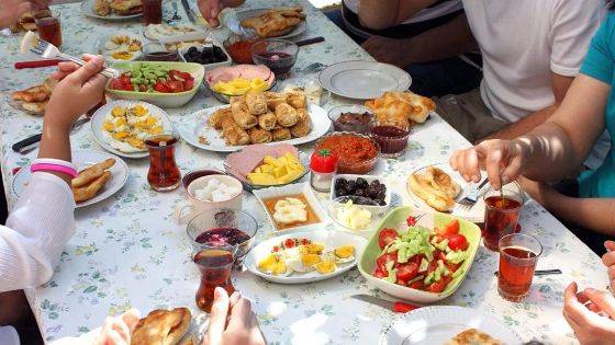 7 عادات غذائية خاطئة يجب تركها فوراً