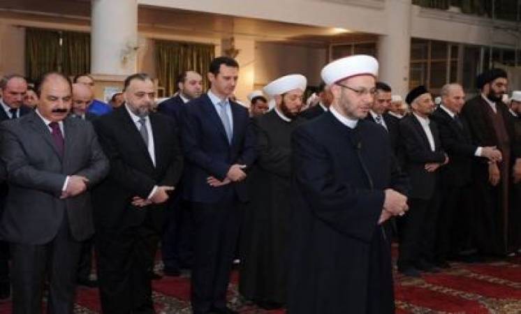 بشار الأسد ومرافقوه يظهرون مرتبكين في ظهور علني نادر