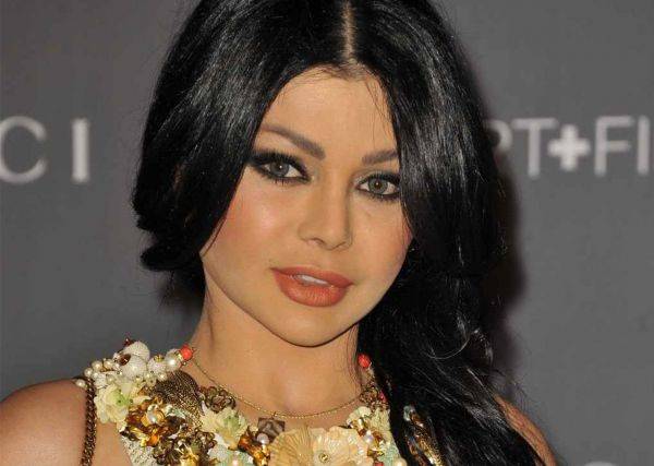 هيفاء وهبي تكشف عن إطلالتها أول أيام العيد