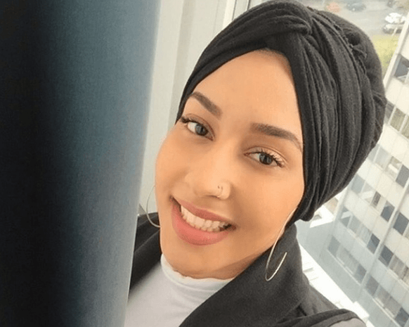 عارضة محجّبة وشاب خليجي في حملة H&M المتمرّدة الجديدة