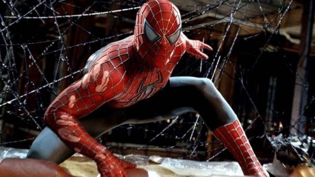 ما هي المفاجأة التي فجرّها مخرج فيلم "الرجل العنكبوت"؟
