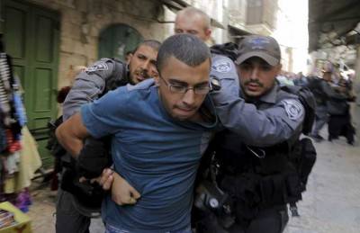 مواجهات بين قوات الاحتلال وفلسطينيين في باحة المسجد الاقصى