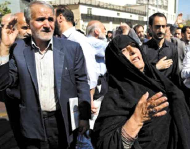 الحجاج ينهون المناسك في موسم هو الأكثر دموية منذ 25 سنة
وفد إيراني الى السعودية لمتابعة أوضاع الحجاج الـ 365 المفقودين