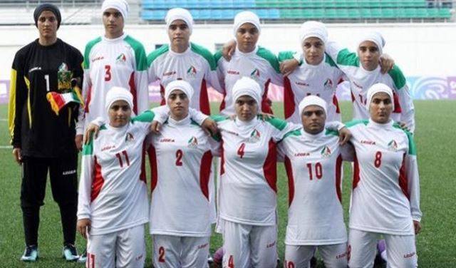 فضيحة رياضية.. 8 لاعبين ذكور في منتخب إيران للسيدات