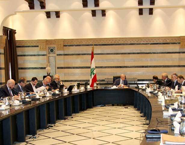 وقائع مضحكة لواقع مبكٍ