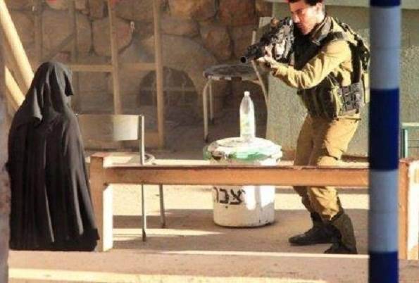 غضب عارم بعد نشر اسرائيل صورعارية لشهيدة فلسطينية