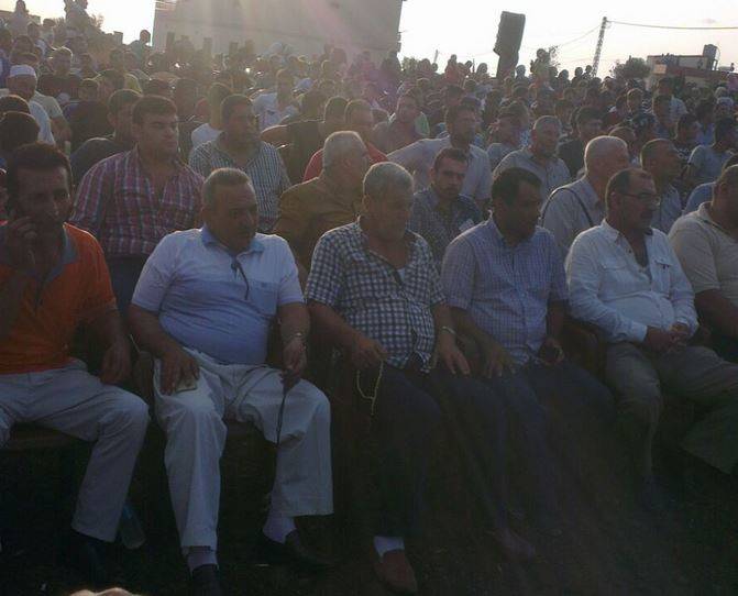 "عكار منا مزبلة": لقطع الطريق امام الشاحنات التي تقل النفايات