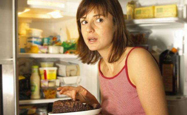 9 أطعمة إبتعدي عنها قبل النوم!
