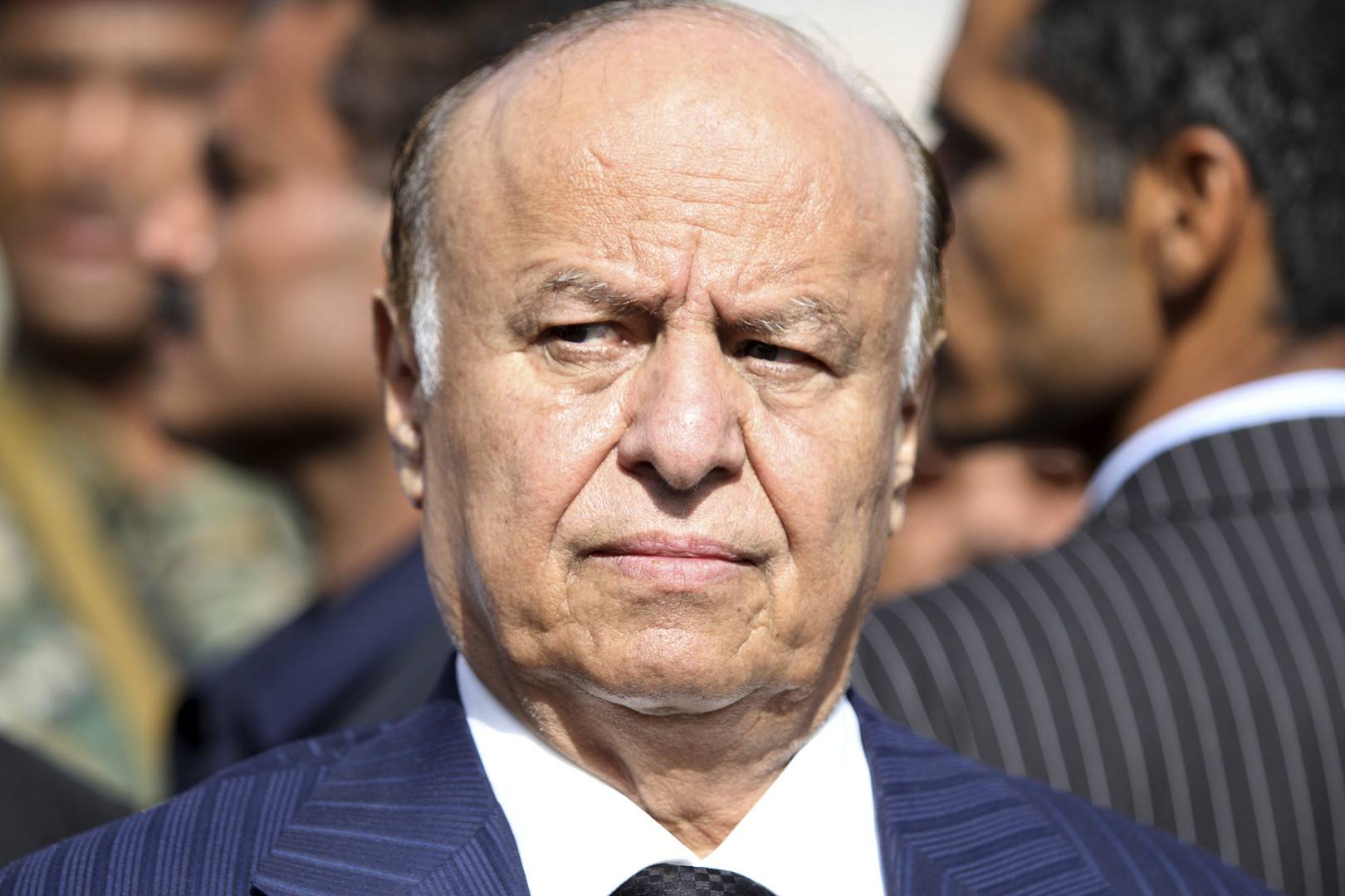 هادي يدعو الدول المانحة إلى الالتزام بتعهداتها تجاه اليمن