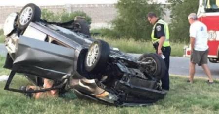 بالفيديو .. أغرب ما يطلبه رجل من امرأة ضحية حادث أثناء إنقاذها