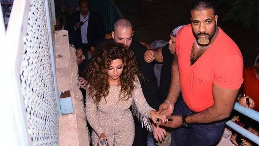 بالصور.. أضخم مرافقي الفنانين العرب كما لم تشاهدهم من قبل
