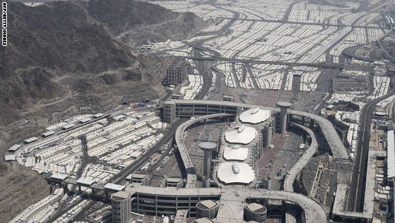 إيران ترفع عدد قتلاها بمنى إلى 464 وجيشها "مستعد للرد"