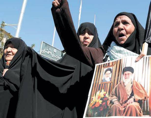 خامنئي يتوعد السعودية برد قاس اذا لم تسلم جثامين الحجاج
اوضاع المسؤولين السعوديين لن تكون جيدة والقوات المسلحة جاهزة