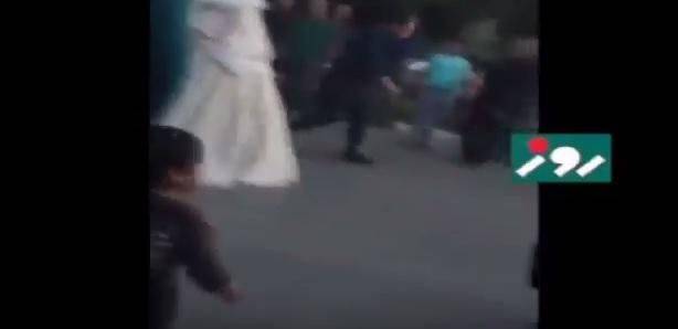 بالفيديو: إعتقال عروس إيرانية يوم زفافها