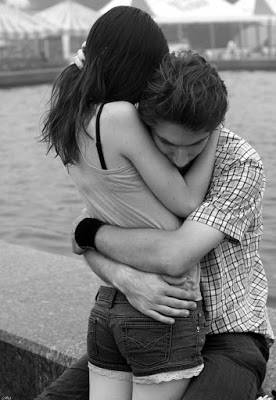 8 مؤشرات تدل على أنه يحبك بكل جوارحه