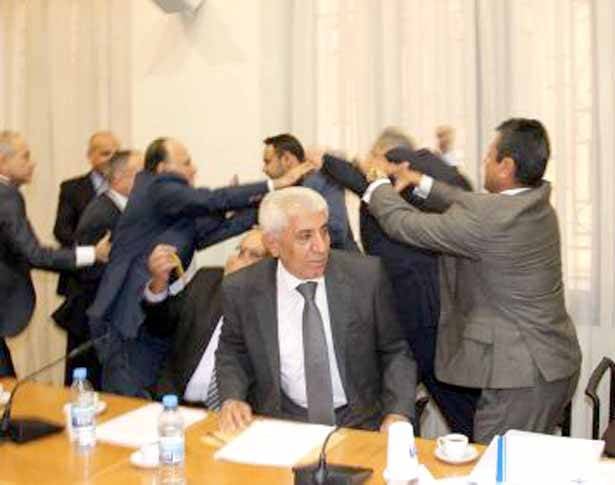 مشهد «مُضحك مُبكي»...اجتماع لجنة الأشغال تحوّل حلبة مُصارعة .. والحاج علي عمار «حكمها»
قبّاني عن «الطاقّة» : وزارة العتمة والعطش.. وعن باسيل: علي بابا والأربعون مُستشاراً
«التغيير والإصلاح» : كانوا خائفين من الملفات بين أيدينا... فجاؤوا وعطّلوا الجلسة