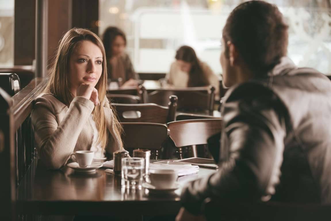 بحسب دراسات: 9 تفاصيل صغيرة في الرجل “تُغري” النساء بسرعة