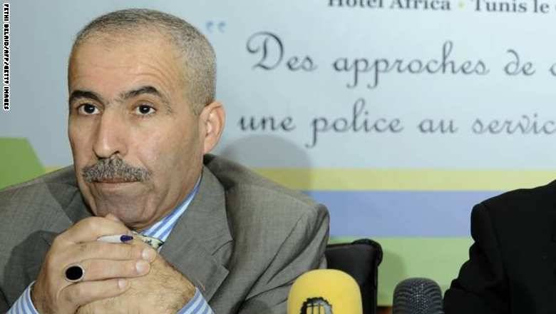 وزير تونسي يستقيل ويكتب:" أخجل من نفسي بعدما حوّلت ثقة المواطنين إلى راتب وسيارة مرسديس"
