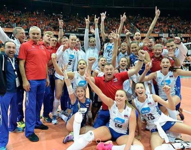حسناوات روسيا بطلات أوروبا في «الطائرة»