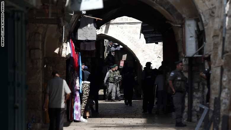 مستوطن يطلق النار على فتاة فلسطينية