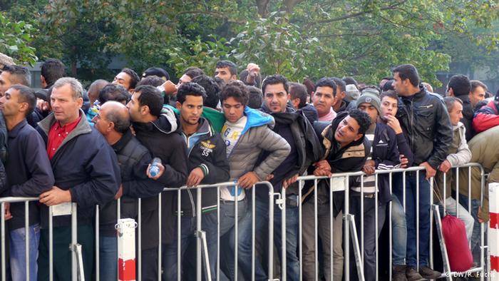 هل ستشدد ألمانيا قانون اللجوء تحت ضغط أزمة اللاجئين؟