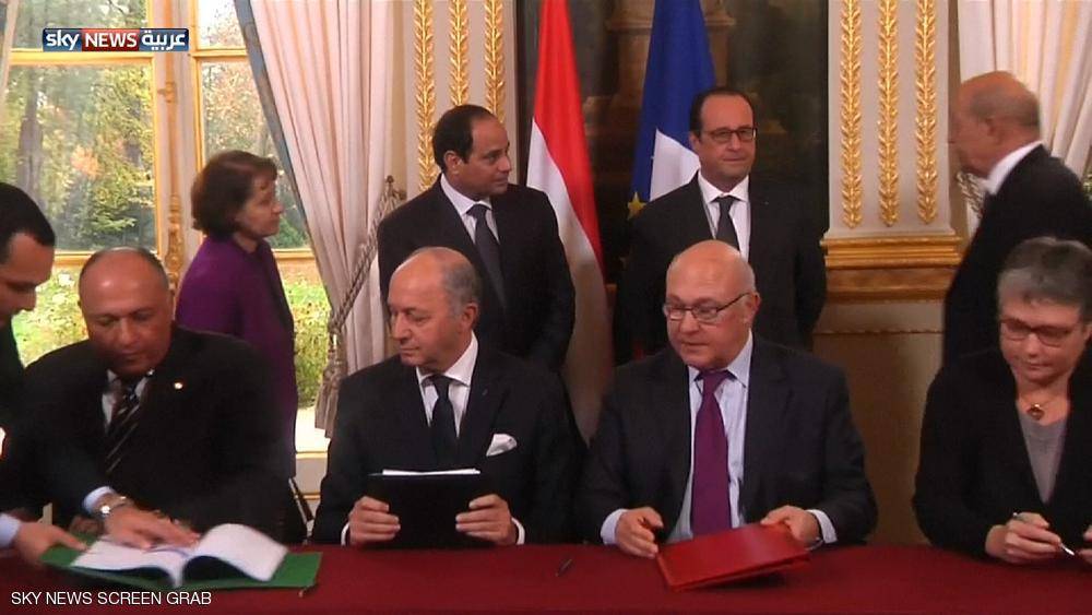 مصر توقع عقد شراء سفينتي ميسترال مع فرنسا