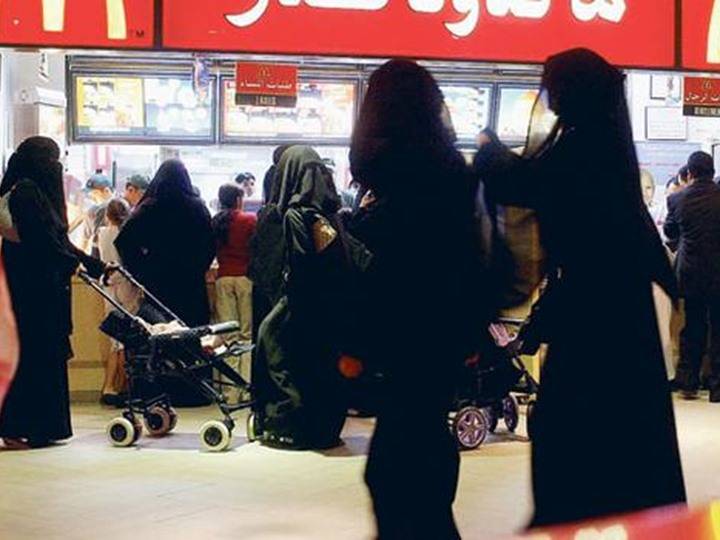 بالفيديو.. معركة بـ