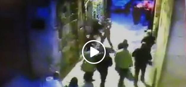 فيديو لعملية طعن الجنديين الصهيونيين في القدس صباح اليوم