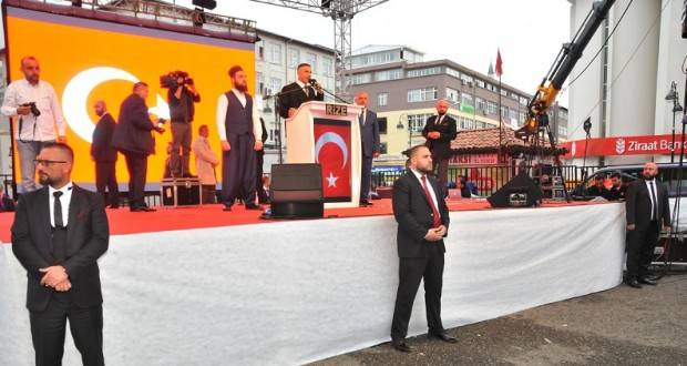 تركيا: زعيم مافيا ينظم مؤتمرا جماهيريا لمساندة أردوغان