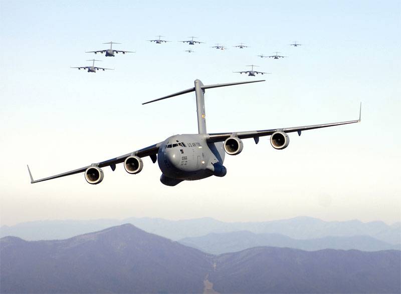 ما هي طائرات C-17 الأميركية التي أسقطت 50 طن من الذخيرة للمعارضة؟