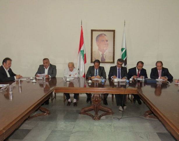 الكتائب: يدعو سلام للخروج من حالة التردّد