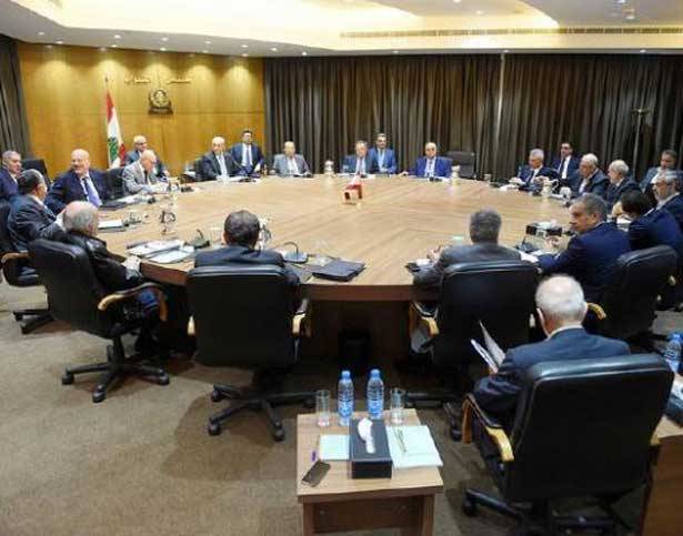 «حوار الطرشان» مستمر