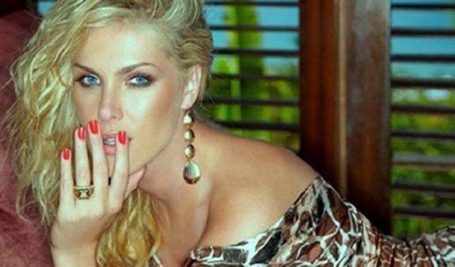 قصة عارضة أزياء جعلوها روسية تقصف "الدواعش" في سوريا