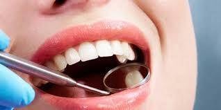 9 أخطاء يومية تضر الأسنان