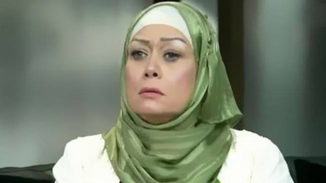 بالفيديو: كلب يقتحم حلقة برنامج هالة فاخر