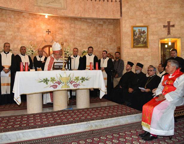 بو جودة احتفل بترقية الخوري
جرجس لرتبة الخورأسقفيّة