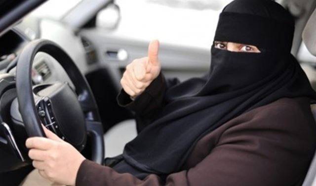 قيادة المرأة السعودية للسيارة يشعل تويتر من جديد