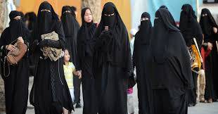 9 سعوديات اخترن طريق 