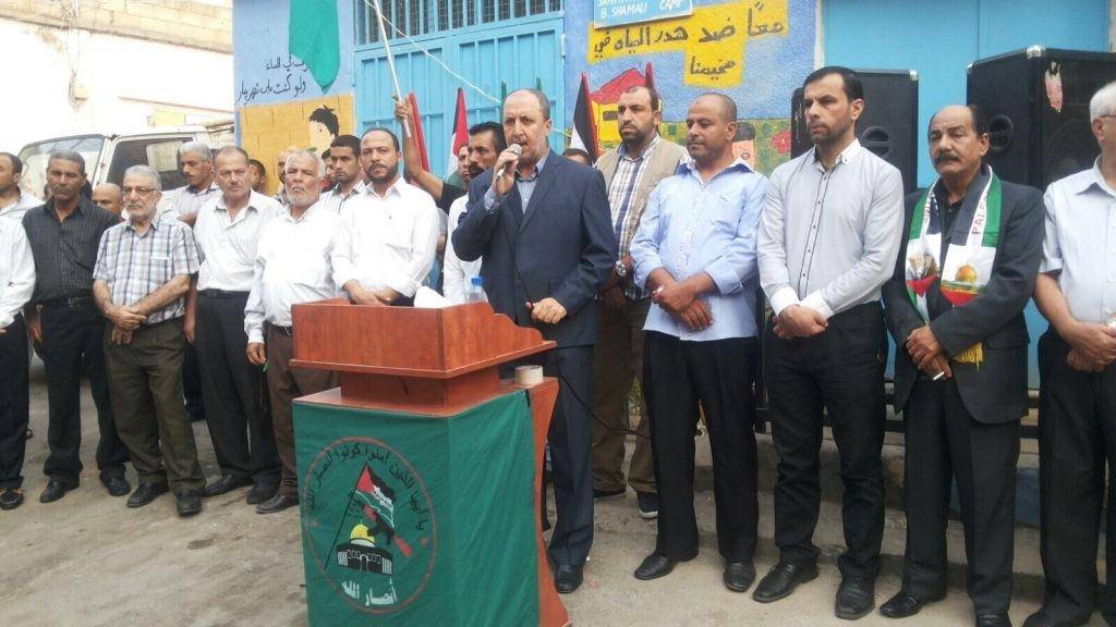 حماس: للتمسك بخيار المقاومة