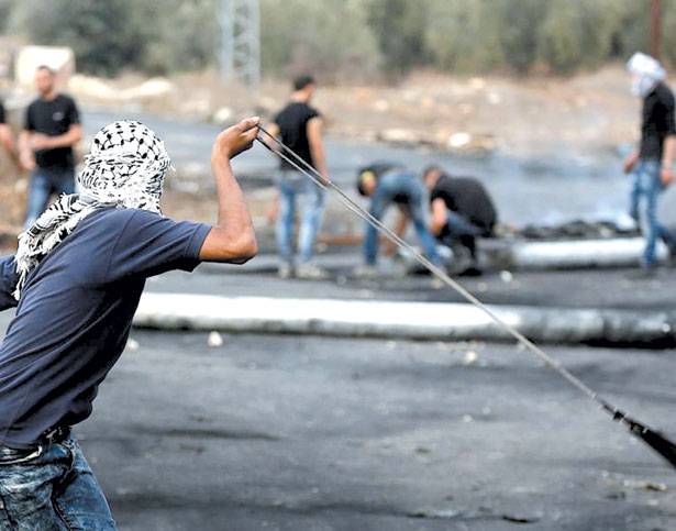 الفلسطينيون يقاومون الارهاب الاسرائيلي وبطشه وحصاره ووحشيته