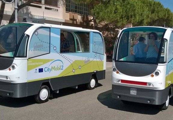 بالفيديو..  أول حافلة ركاب بدون سائق!