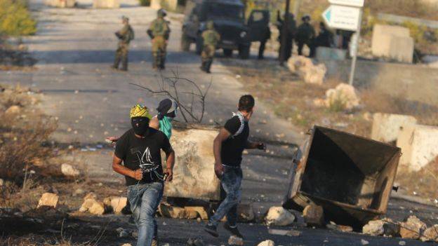 كيري يحث الفلسطينيين والاسرائيليين على التخلي عن "التحريض" والعنف