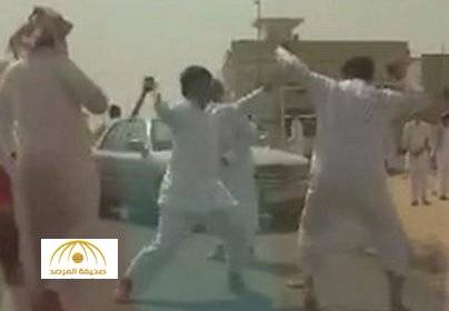 بالفيديو.. طالب يقتل زميله بعصا بعد مشاجرة عنيفة!
