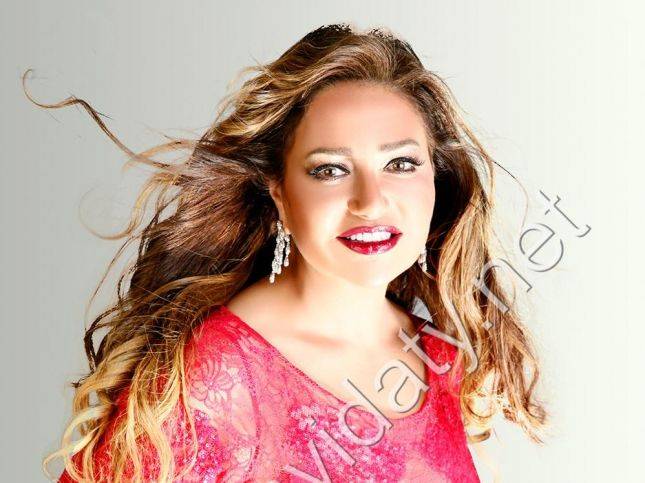 ليلى علوي تكشف سر رشاقتها وسبب زيارتها للاجئين السوريين