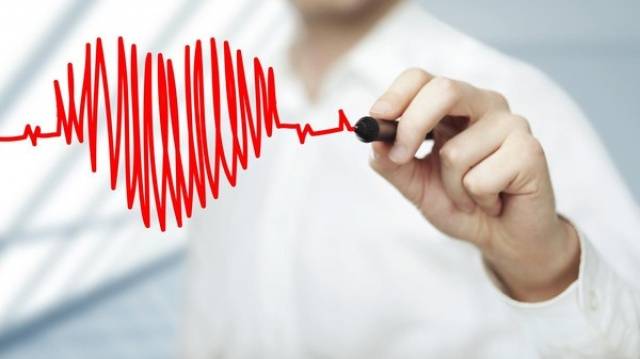 هل تختلف أمراض القلب بين النساء والرجال؟