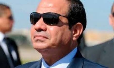 بالفيديو.. ما  السر وراء ارتداء السيسي للنظارة السوداء؟