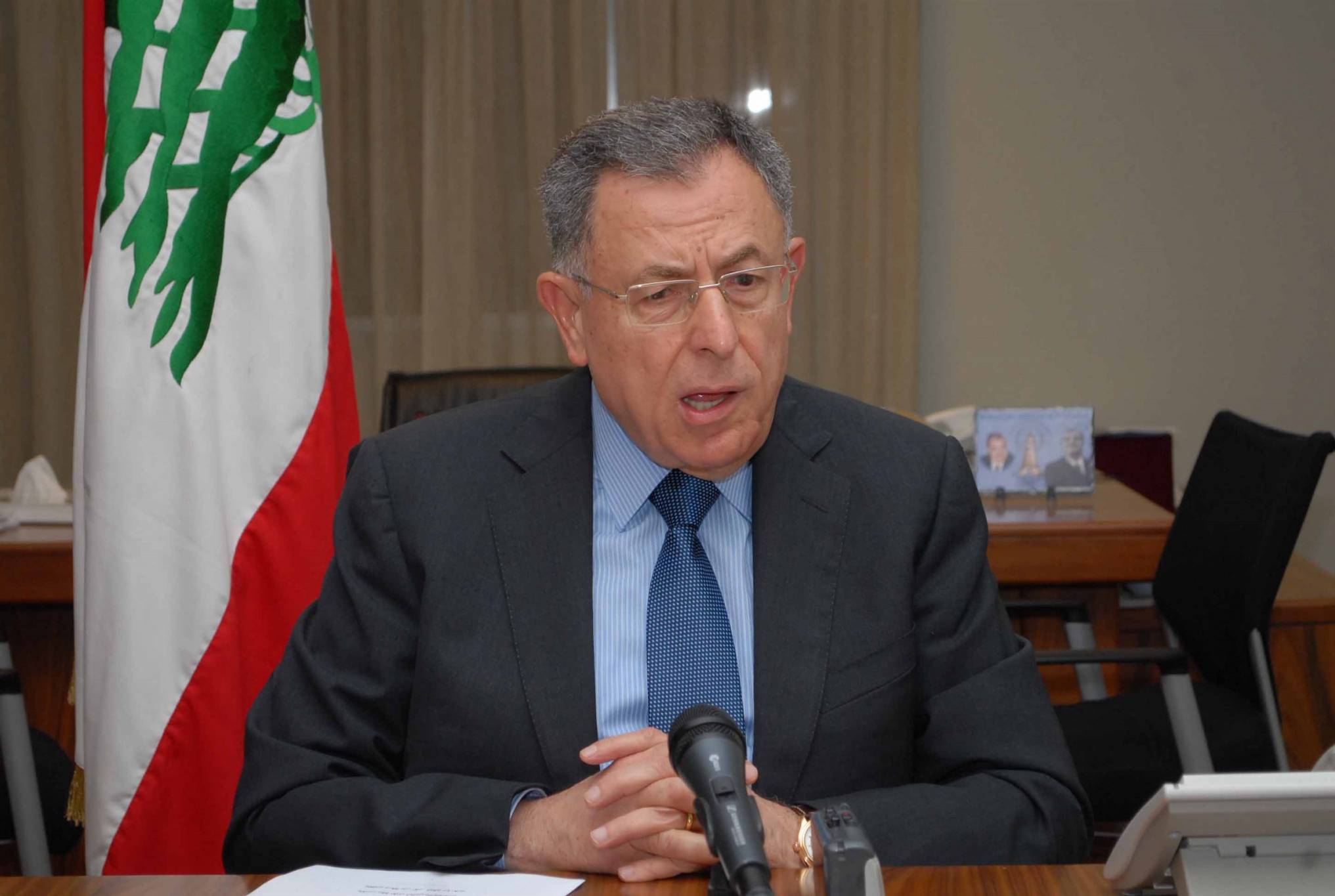 “اشوف كلامك يعجبني أشوف أفعالك استعجب” هذا ما قاله فؤاد السنيورة عن أمريكا