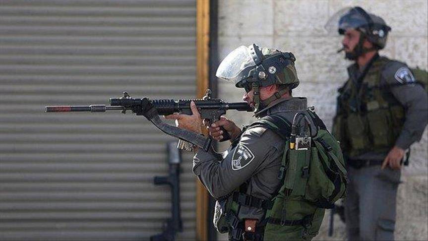 إصابة فلسطيني بعد طعنه جنديًا صهيونيًّا في الضفة الغربية