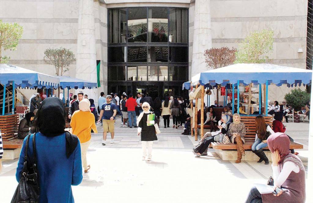 منع الاختلاط بجامعات الكويت.. 30 عاماً من الجدل القانوني والاجتماعي